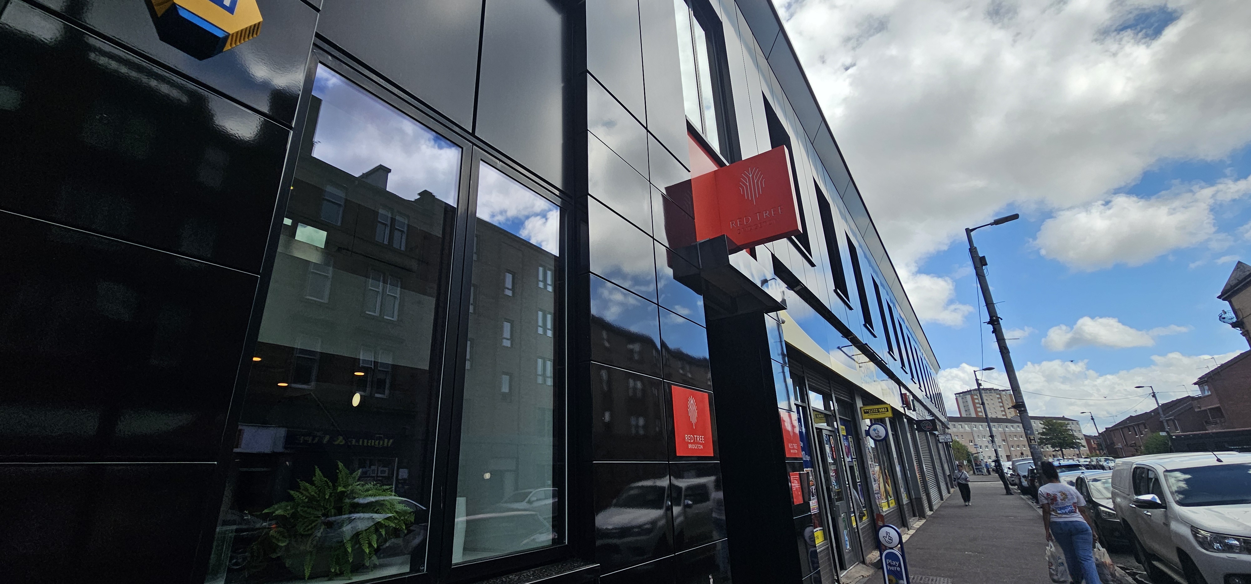 Glasgow Sport & Spine Clinic entrance at Redtree Business Suites, 33 Dalmarnock Rd, Glasgow